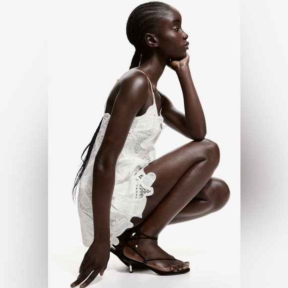 H&M Dress with Eyelet Embroidery sz S - Picture 3 of 11